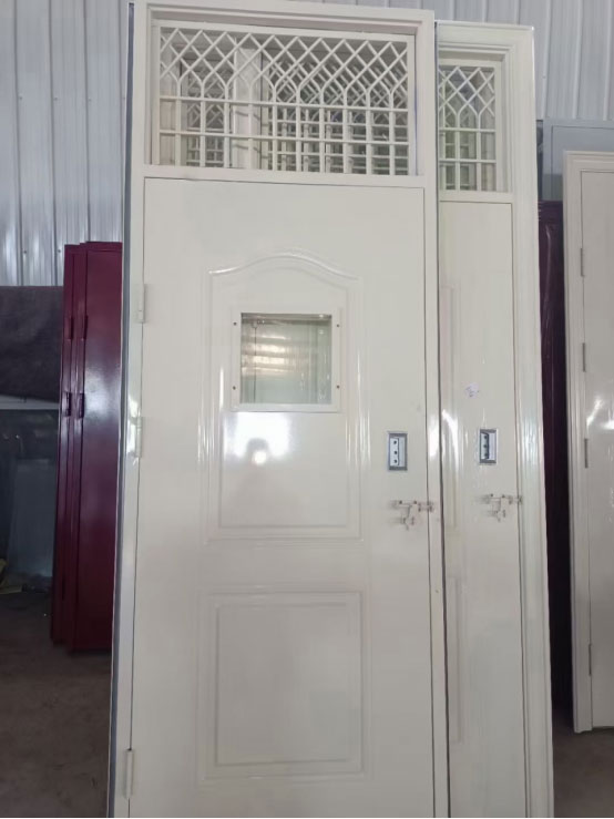 平罗学校教室门