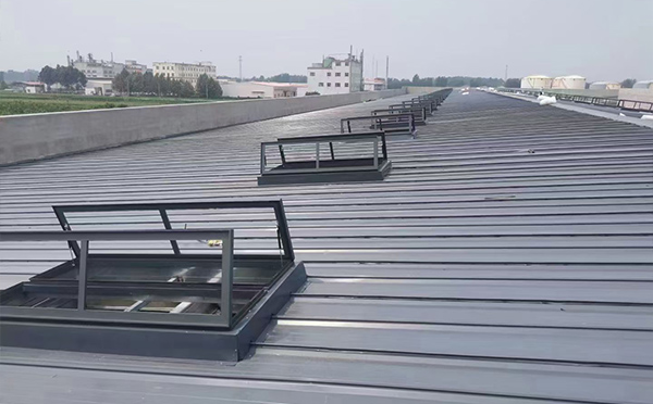 某中学室内体育馆平罗排烟窗改造项目