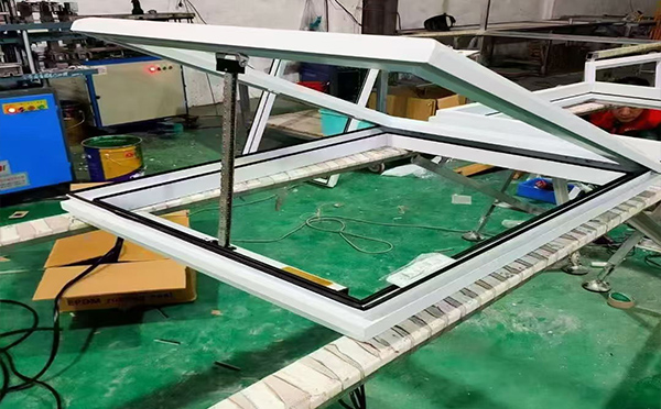 某地下车库出入口平罗排烟窗配置工程