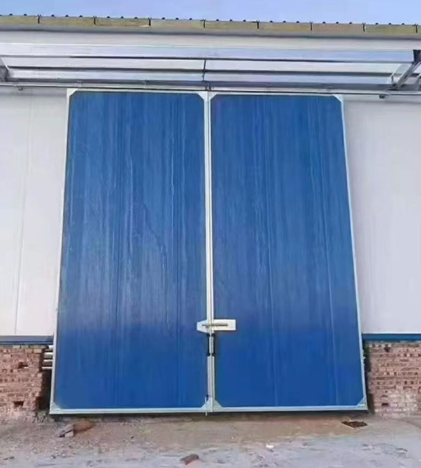 平罗工业门在大型仓储物流通道中的应用实例