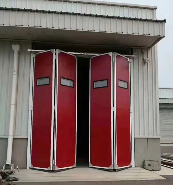 平罗工业折叠门在大型装配车间出入口的应用实例